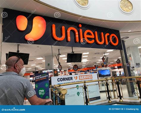 unieuro stores.